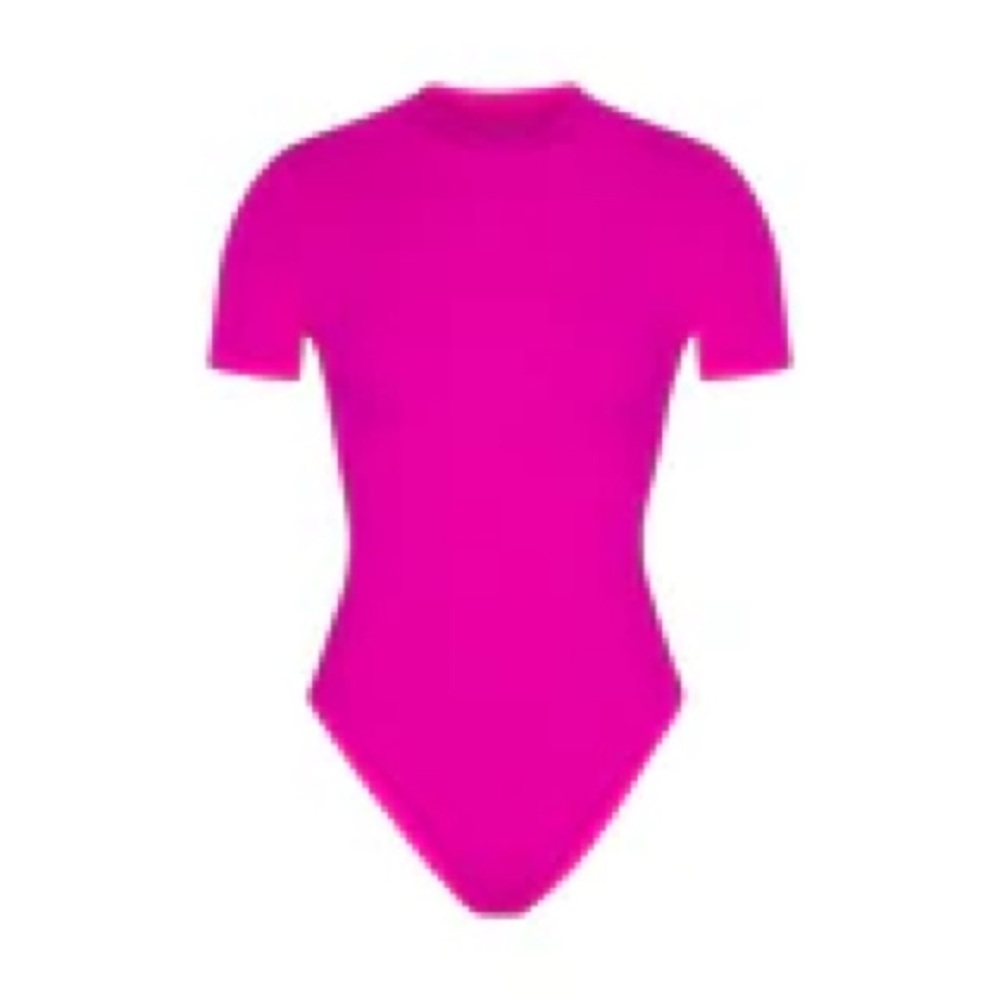 SKIMS FITS EVERYBODY T-SHIRT BODYSUIT | FUCHSIA - Picture 2 of 2